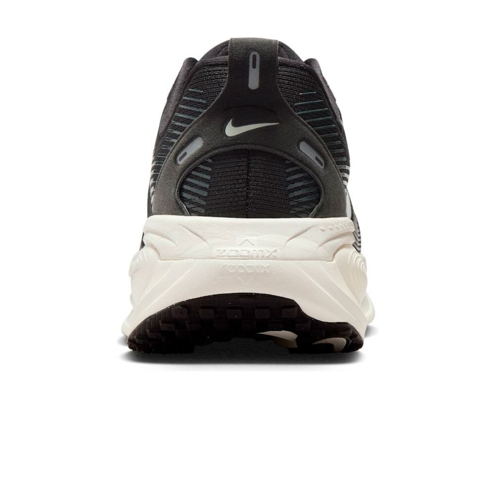 Nike zapatilla running hombre VOMERO 18 WIDE NEGRO vista trasera