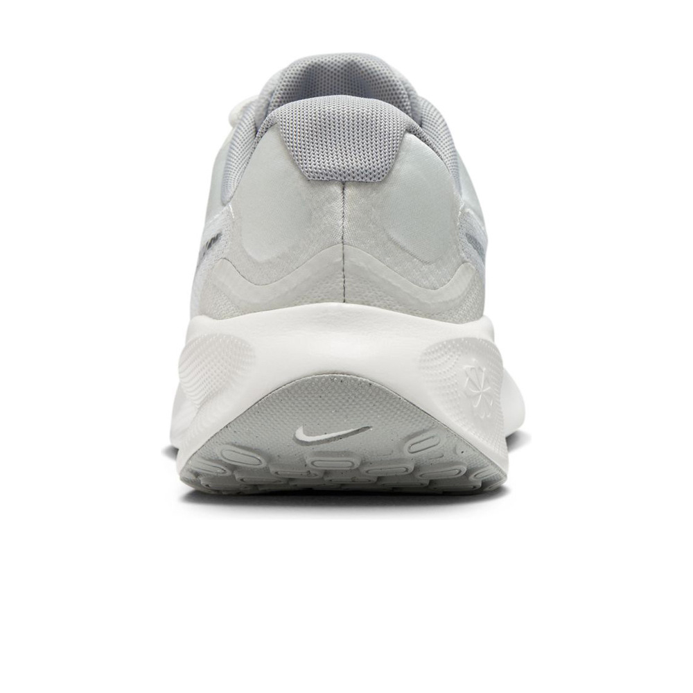 Nike zapatilla running mujer REVOLUTION 7 GRIS vista trasera