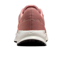 Nike zapatilla running mujer RUN DEFY ROJO vista trasera
