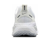 Nike zapatilla running mujer VOMERO 18 BLANCO vista trasera