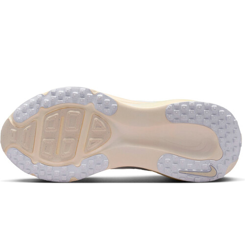 NIKE VOMERO 18 ESS blanco
