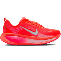 Nike zapatilla running mujer VOMERO 18 ROSA lateral exterior