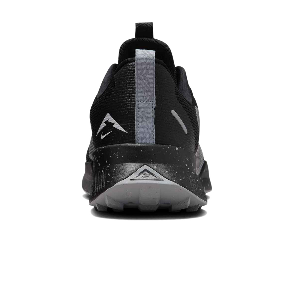 Nike zapatillas trail hombre JUNIPER TRAIL 3 NEGRO vista trasera