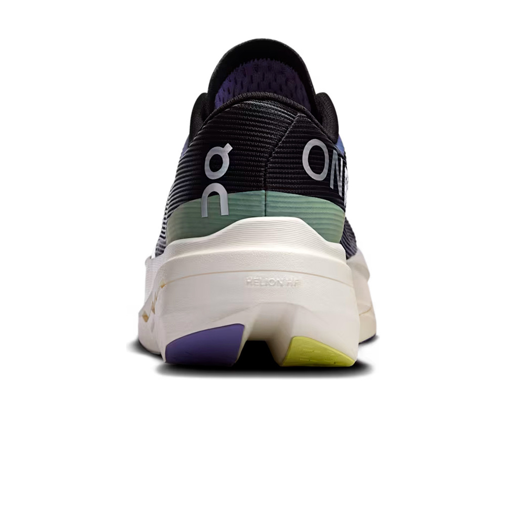 On zapatilla running hombre CLOUDBOOM NEXT MORADO vista trasera