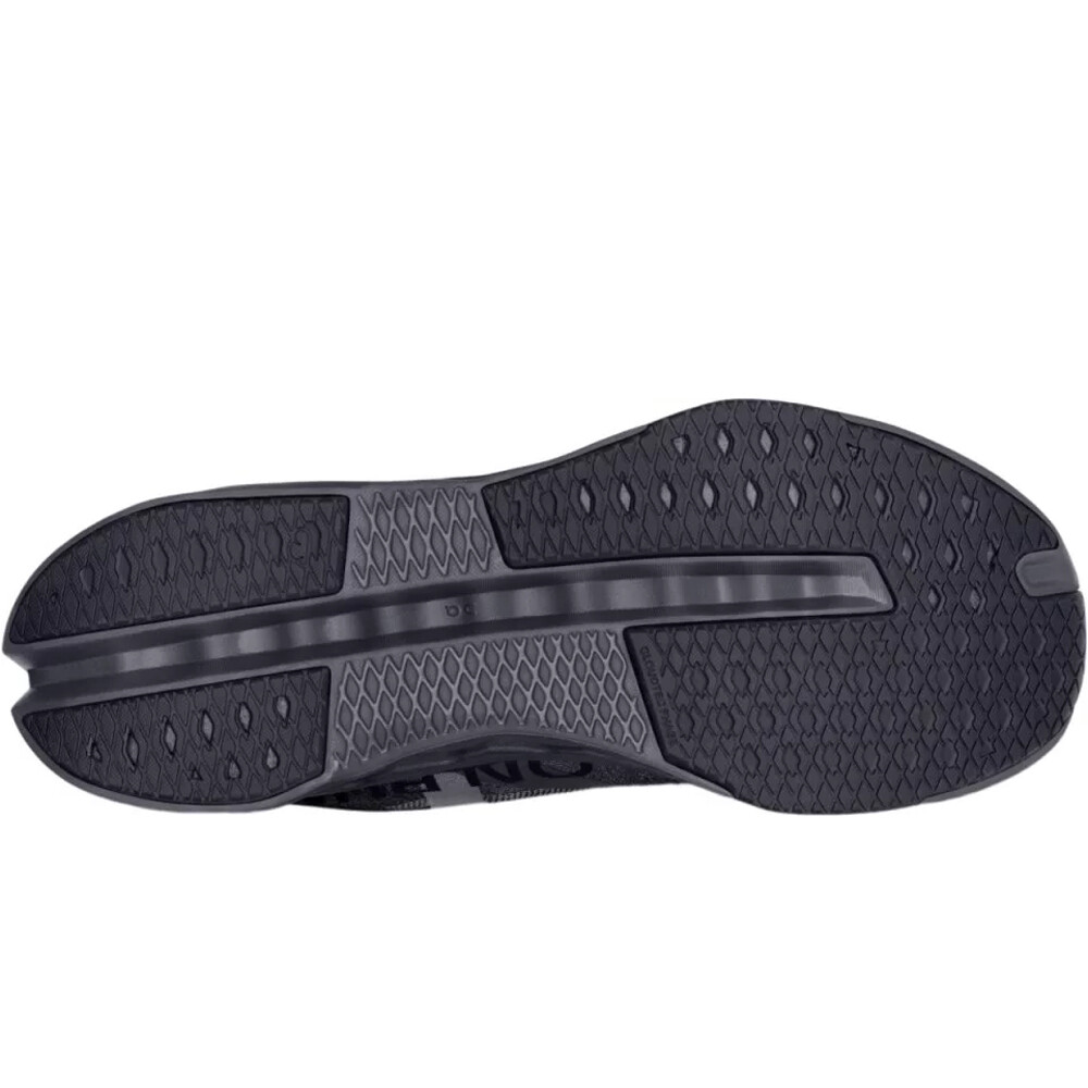 On zapatilla running hombre CLOUDSURFER NEXT NEGRO vista trasera