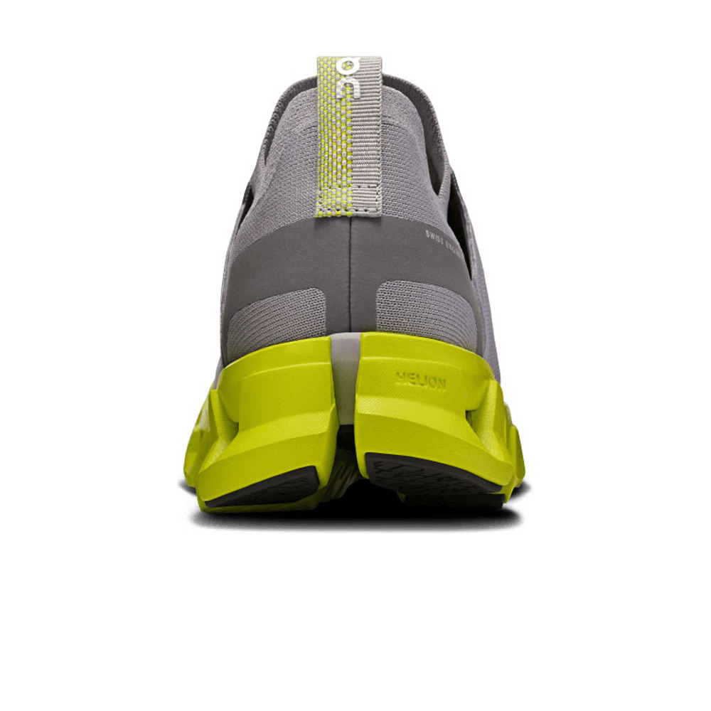 On zapatilla running hombre CLOUDSWIFT 4 GRIS vista trasera