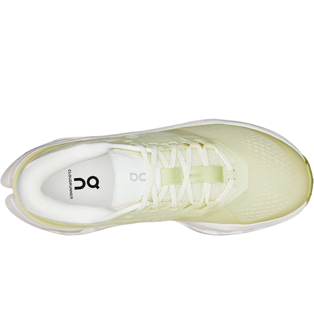 On zapatilla running mujer CLOUDRUNNER 3 AMARILLO 05