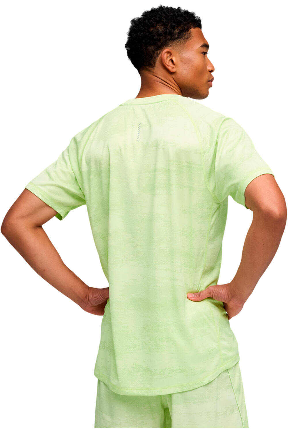 Puma camiseta técnica manga corta hombre RUN VELOCITY AOP MORADO vista trasera
