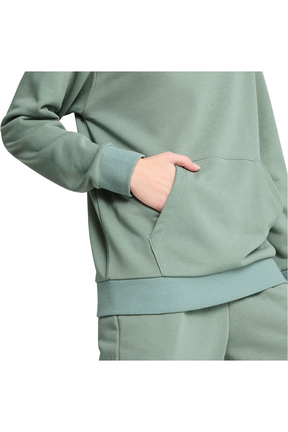 Puma chándal mujer RELAXED VERDE vista detalle