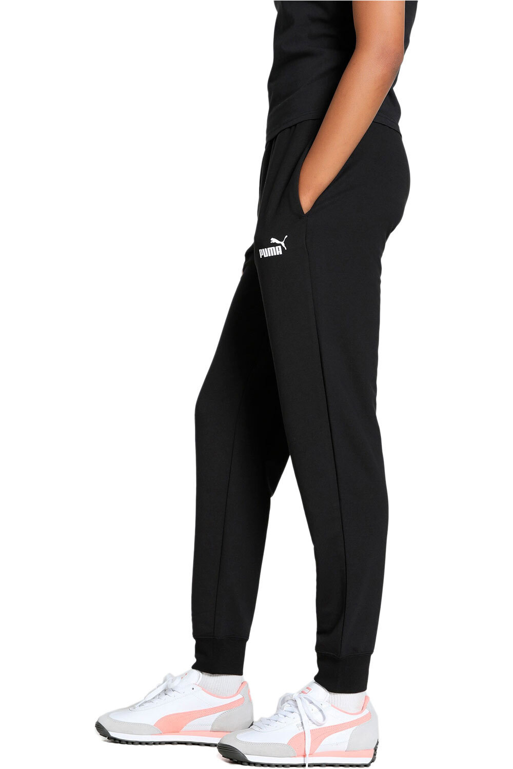 Puma pantalón mujer ESSENTIALS SMALL LOGO NEGRO vista detalle