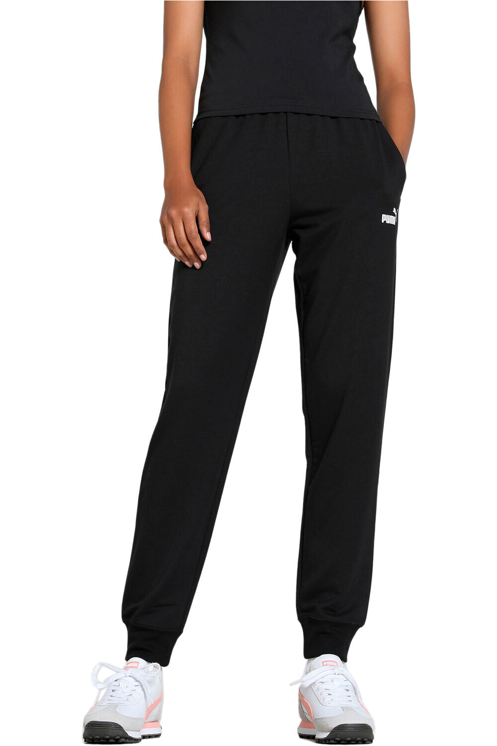 Puma pantalón mujer ESSENTIALS SMALL LOGO NEGRO vista frontal