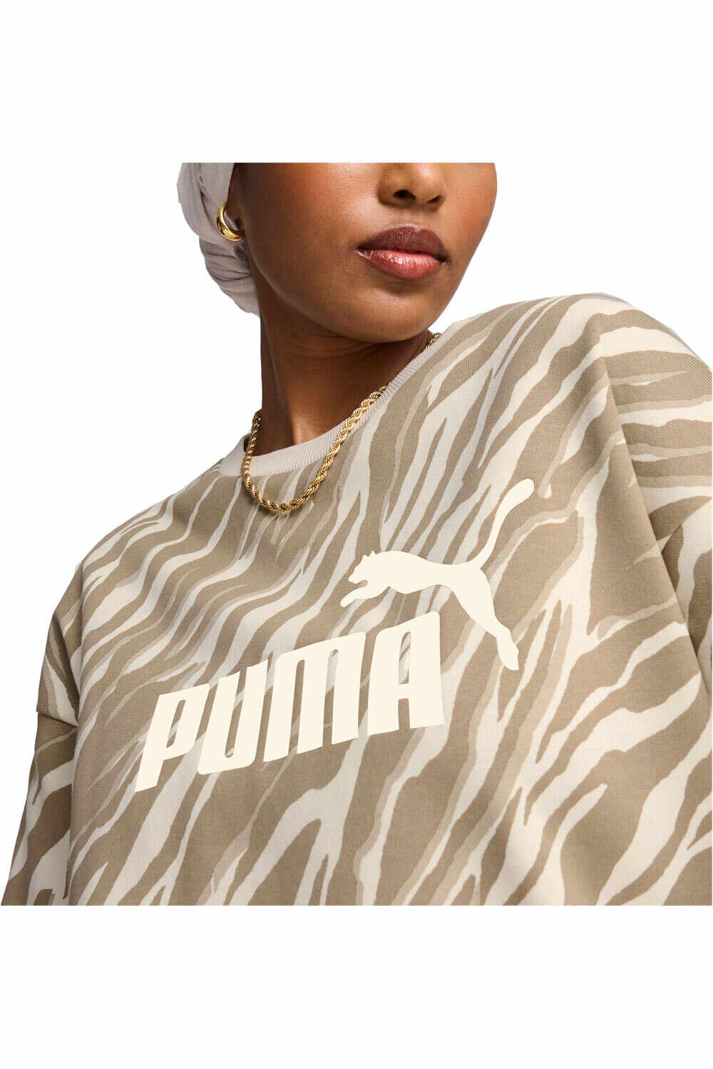 Puma sudadera mujer ESSENTIALS+ ANIMAL ALL OVER PRINT BLANCO vista detalle