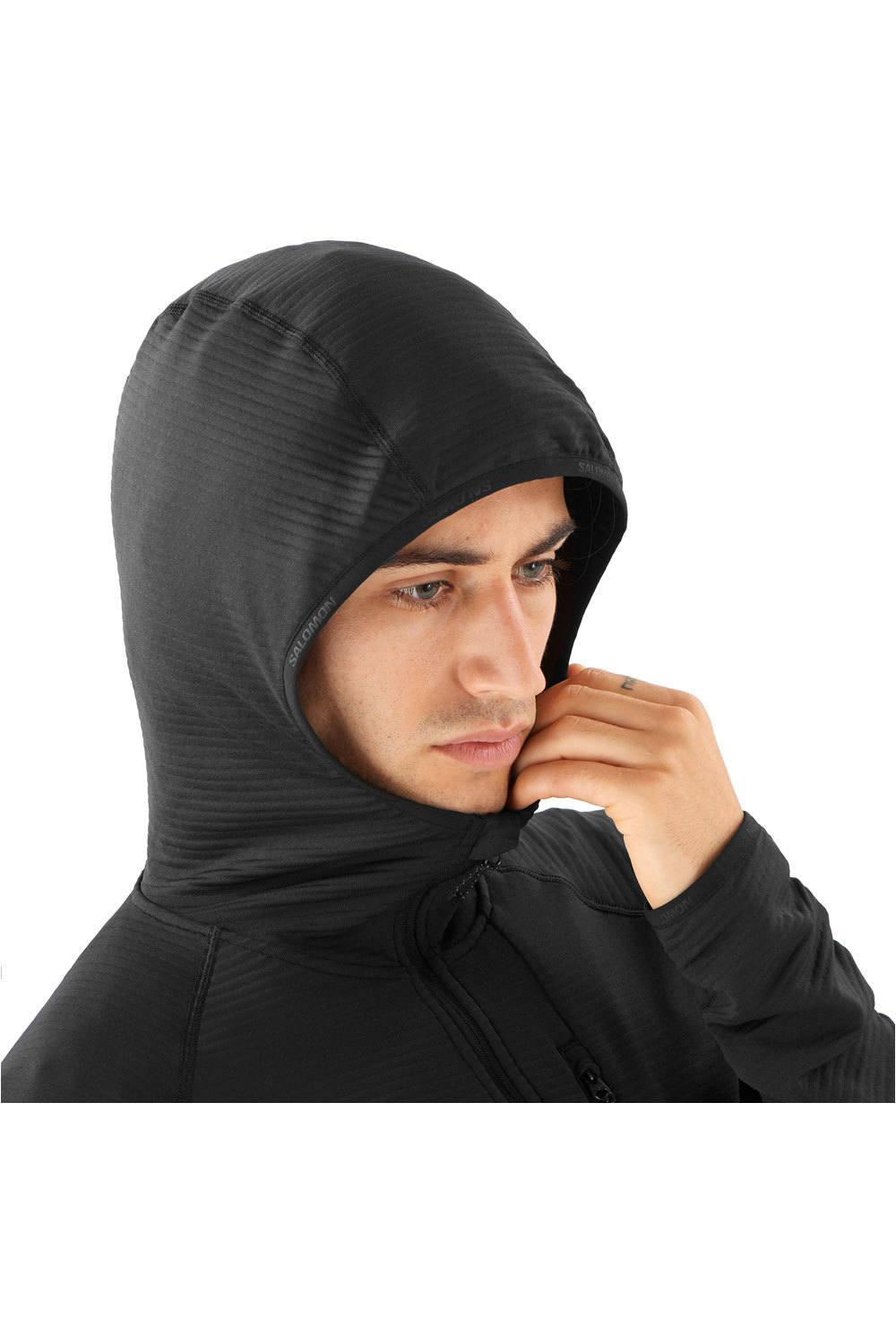 Salomon forro polar hombre ESSENTIAL LIGHTWARM NEGRO vista detalle