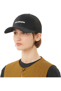 Salomon gorros montaña LOGO TRUCKER NEGRO 01