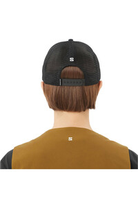 Salomon gorros montaña LOGO TRUCKER NEGRO 03
