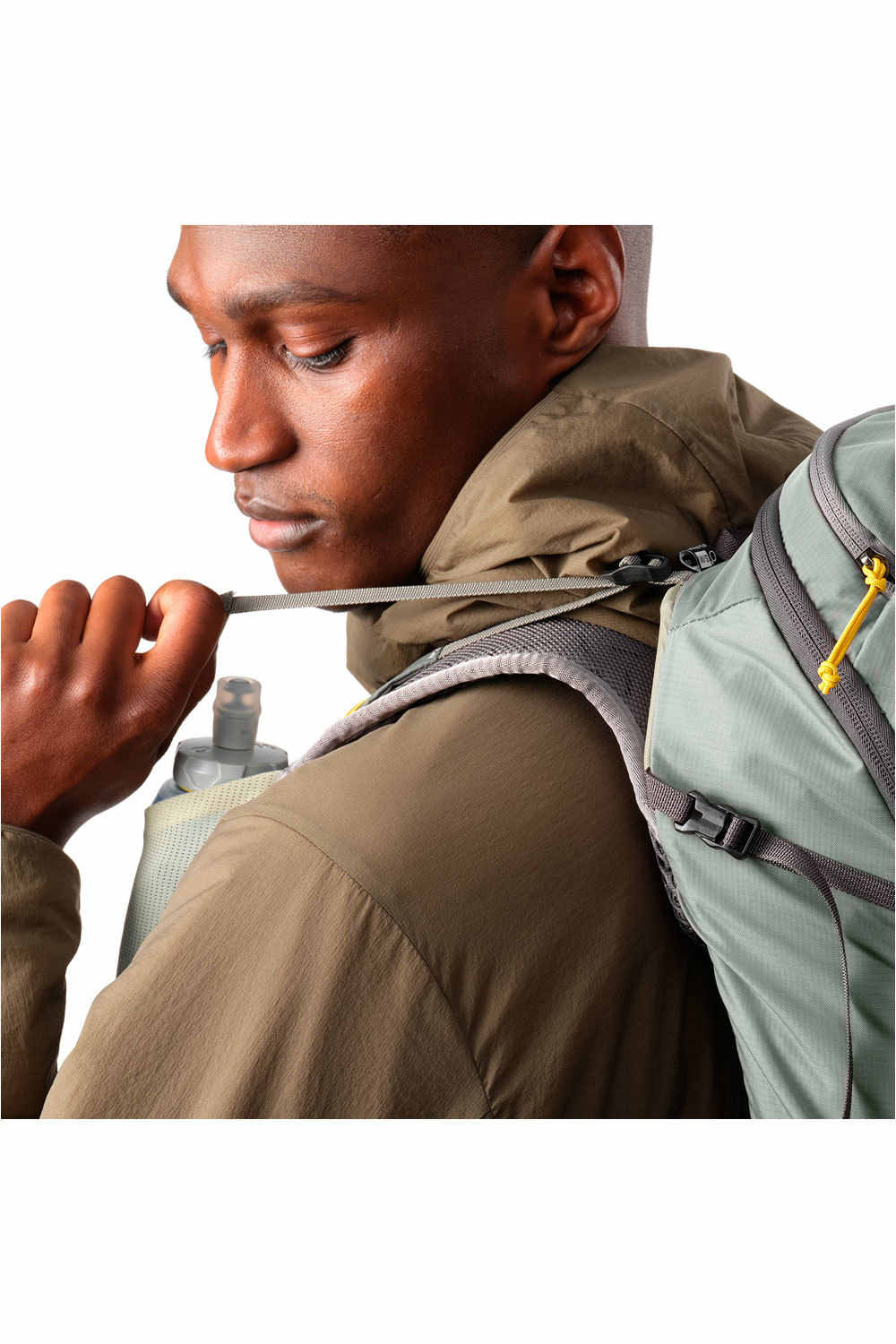 Salomon mochila montaña AEROTREK 20 GRIS 03