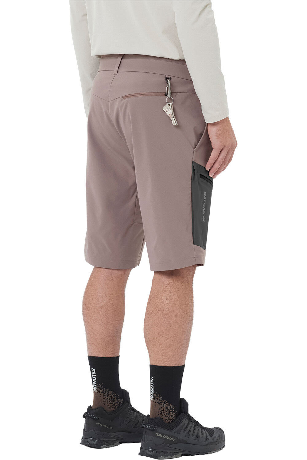 Salomon pantalón corto montaña hombre OUTERPATH UTILITY NEGRO vista trasera