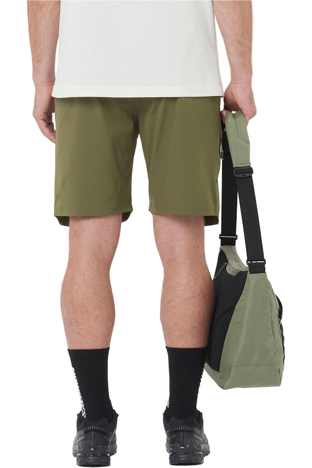 Salomon pantalón corto montaña hombre WAYFARER 2.0 VERDE vista trasera