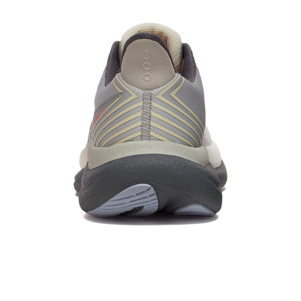 Saucony zapatilla running hombre TRIUMPH 23 GRIS vista trasera