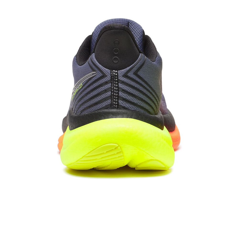 Saucony zapatilla running hombre TRIUMPH 23 NEGRO vista trasera
