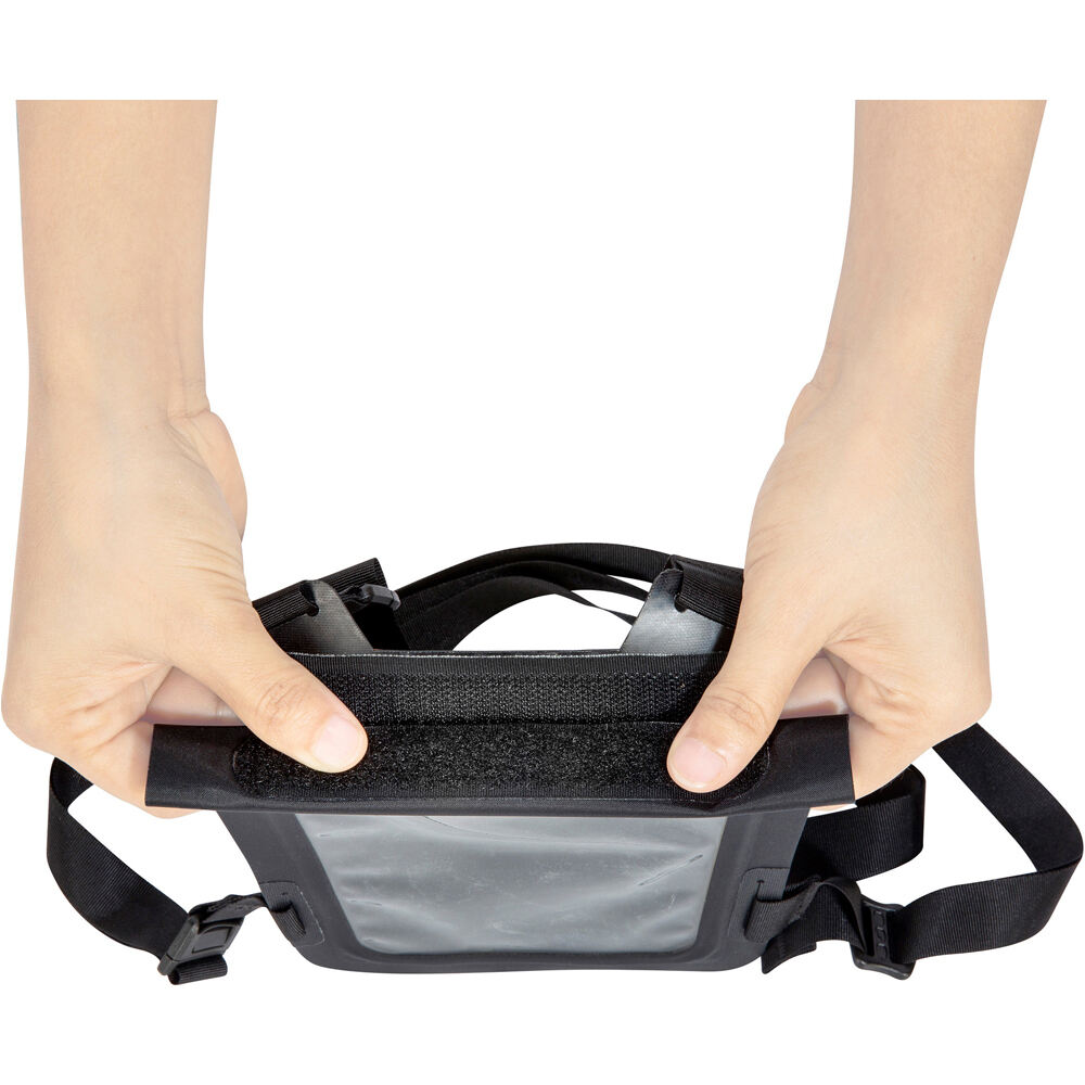 Tatonka carteras montaña WATERPROOF CHEST HOLSTER NEGRO 02