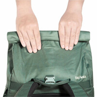 Tatonka mochila montaña GRIP ROLLTOP PACK 34 KAPOK VERDE 05