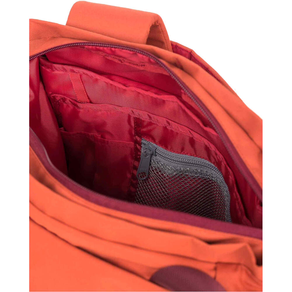 Ternua mochila deporte RED BAY TOTE ROJO 03