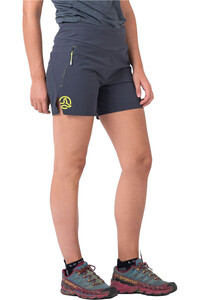 Ternua pantalón corto montaña mujer OUTRUN GRIS vista detalle