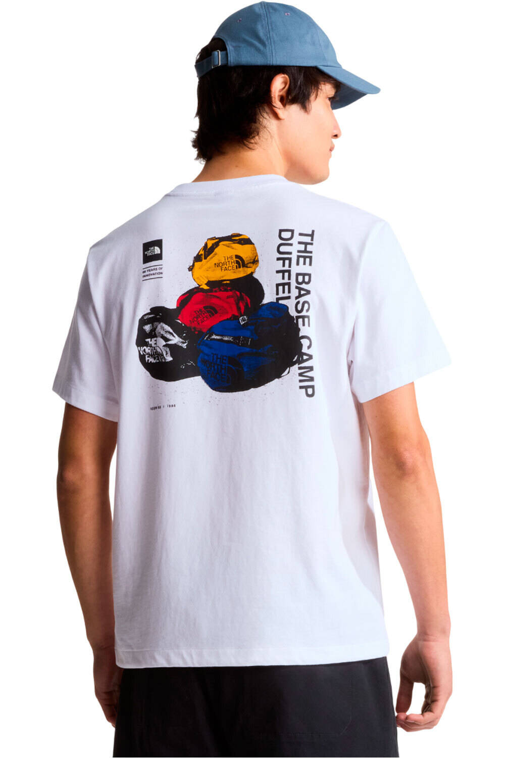 The North Face camiseta montaña manga corta hombre BCD CELEBRATION BLANCO vista trasera