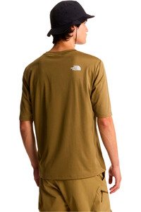 The North Face camiseta montaña manga corta hombre SHADOW MARRON vista trasera