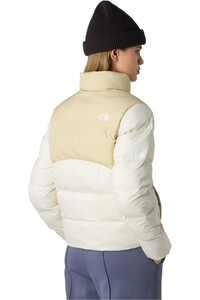 The North Face chaqueta outdoor mujer SAIKURU BLANCO vista trasera