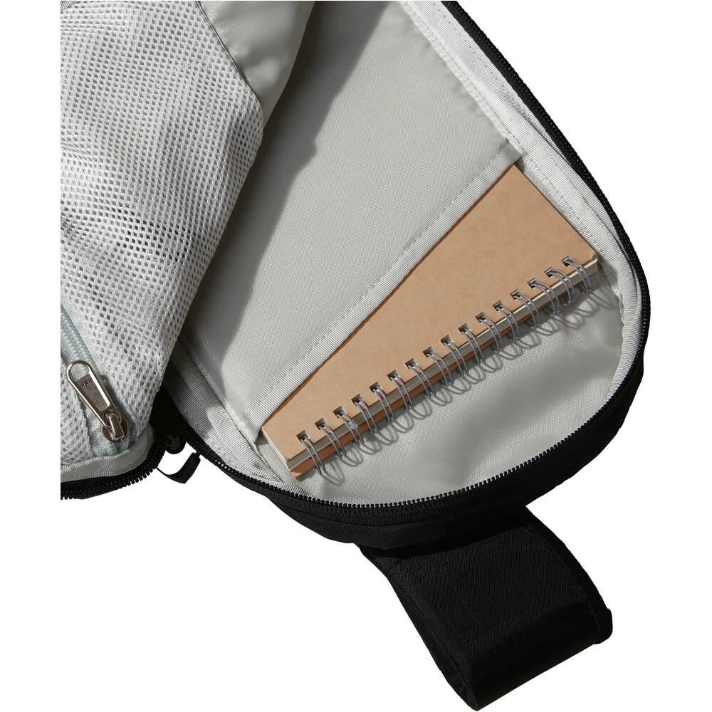 The North Face mochila montaña BOREALIS SLING NEGRO 03
