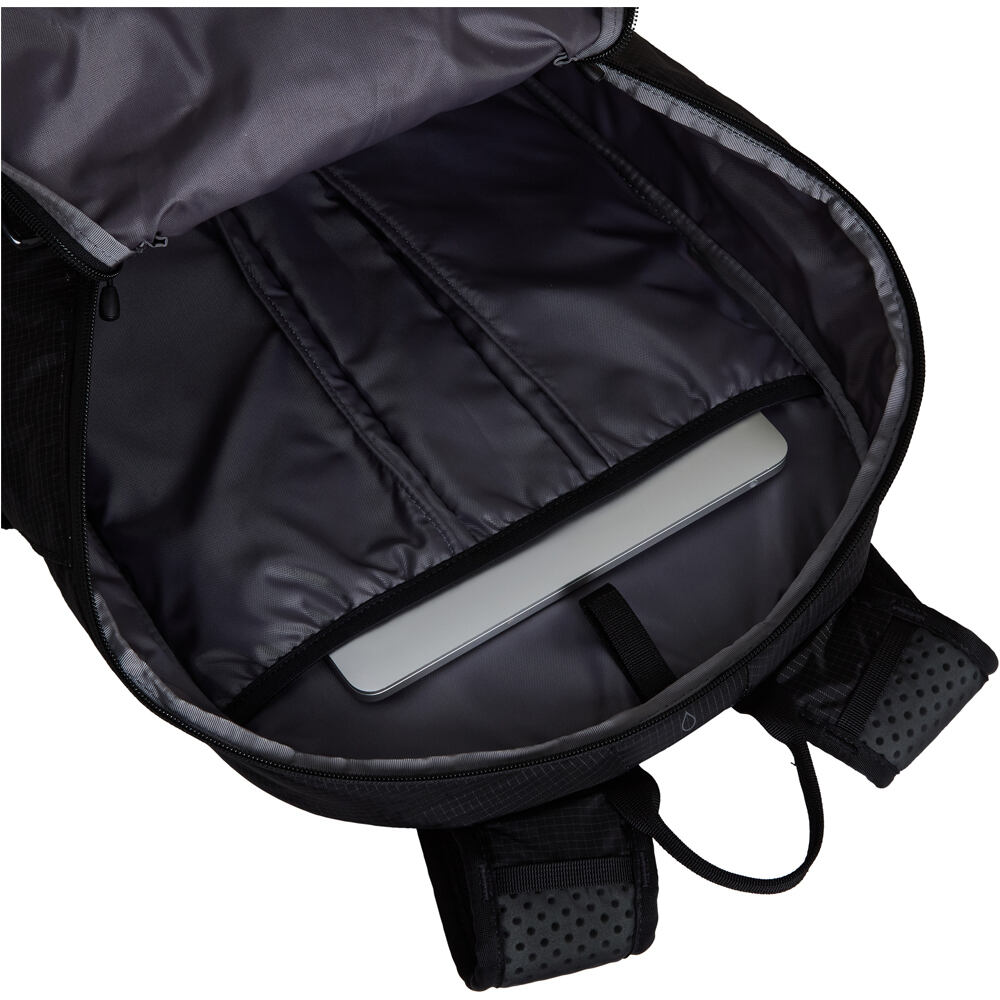 The North Face mochila montaña BOREALIS TRAIL MARRON 06
