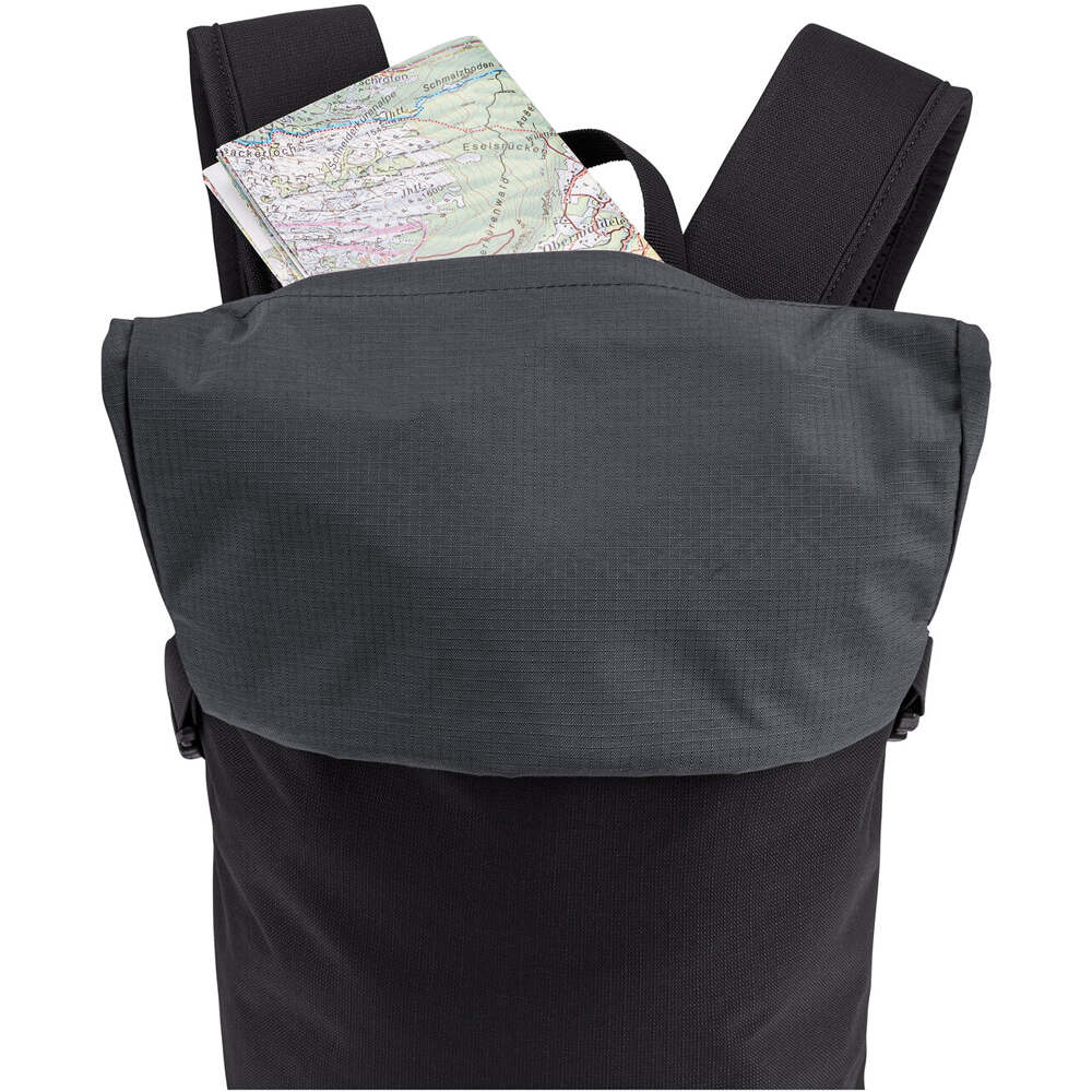 Vaude mochila montaña UNUK II NEGRO 05