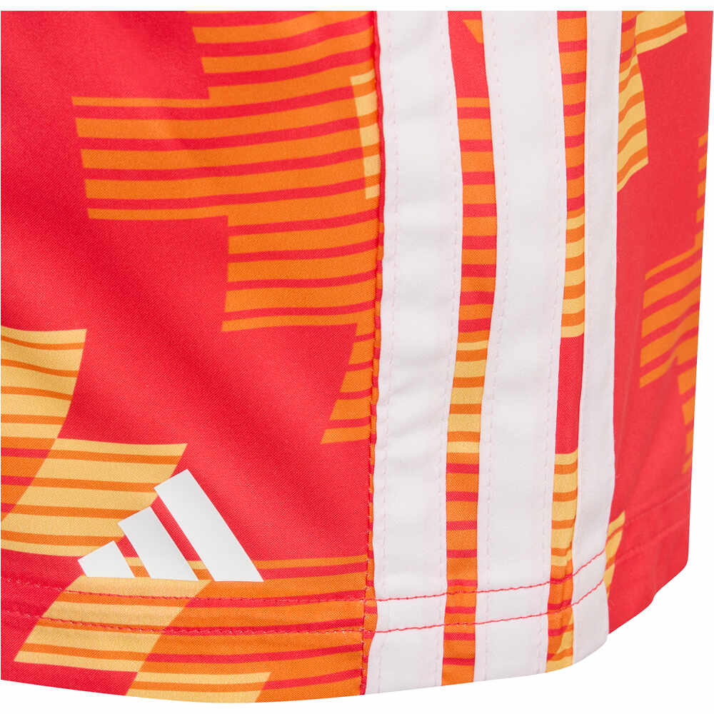 adidas bañador playa niño GRAFICO INSPIRADO EN EL FUTBOL vista detalle