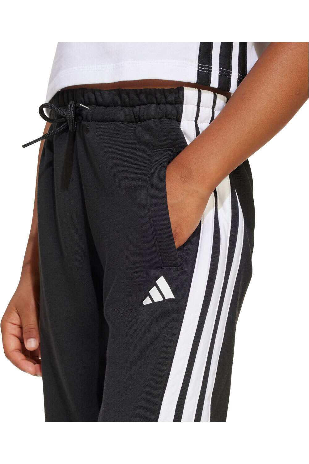 adidas bermuda junior niña CONJUNTO CON CAMISETA ESSENTIALS 03