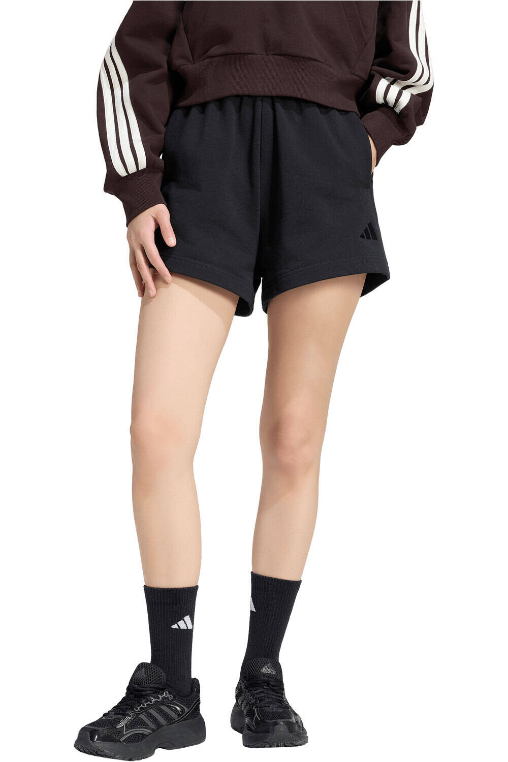 adidas bermuda mujer PANTALN CORTO ADIDAS KIT SMALL LOGO vista frontal