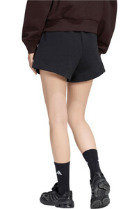 adidas bermuda mujer PANTALN CORTO ADIDAS KIT SMALL LOGO vista trasera