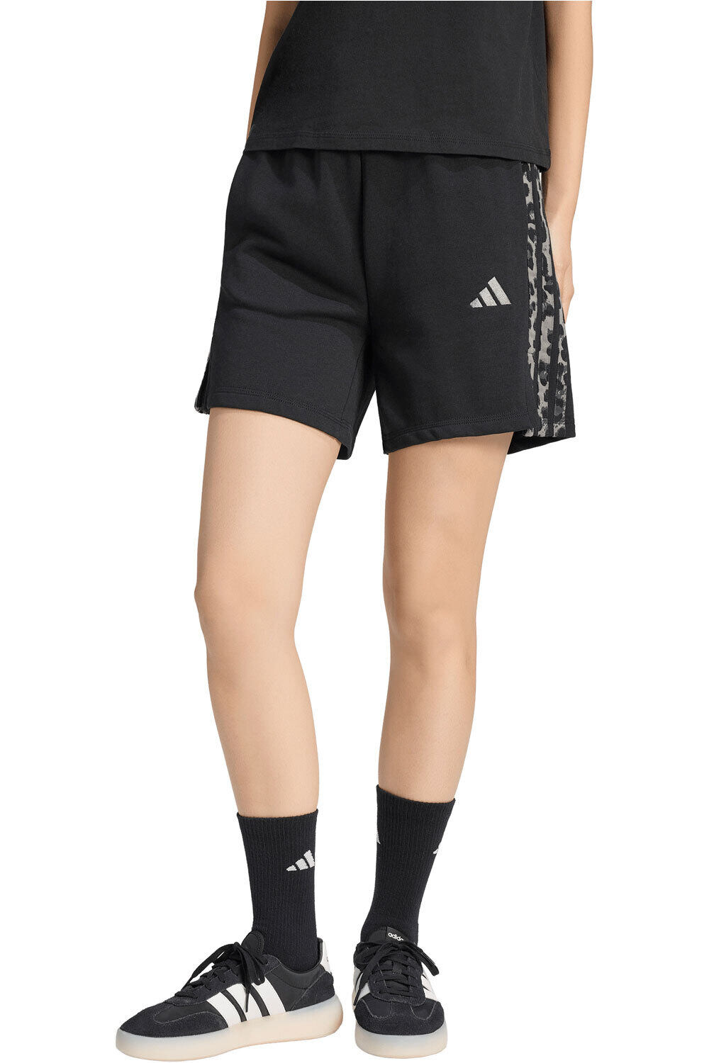 adidas bermuda mujer Pantaln corto Ess 3S print animal vista frontal