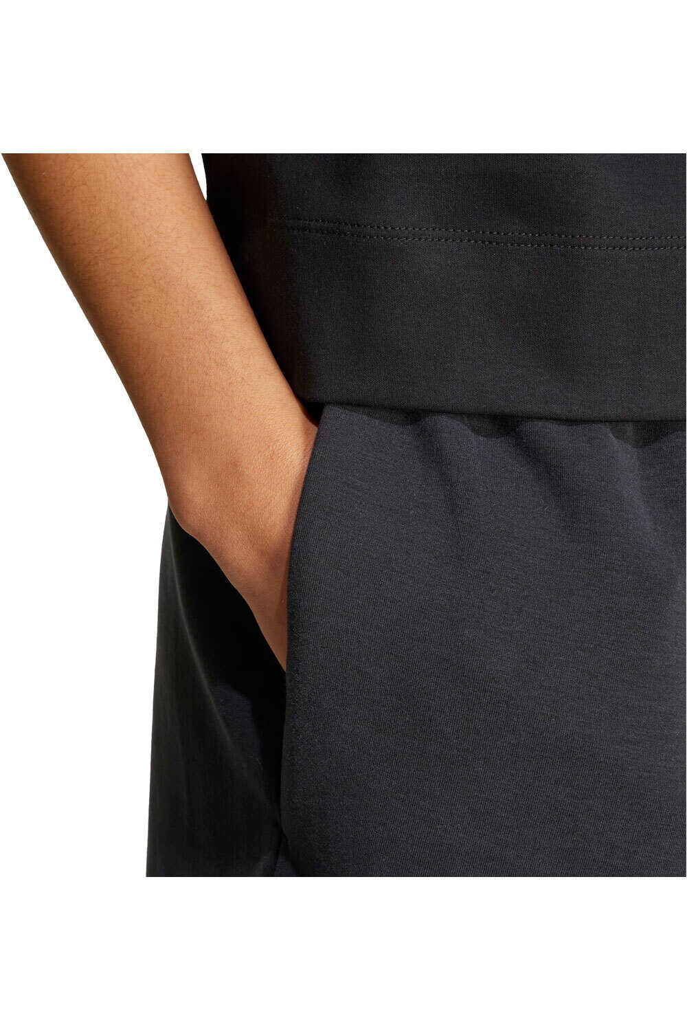 adidas bermuda mujer Pantaln corto holgado Soft Lux vista detalle