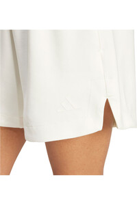 adidas bermuda mujer Pantaln corto holgado Soft Lux vista detalle