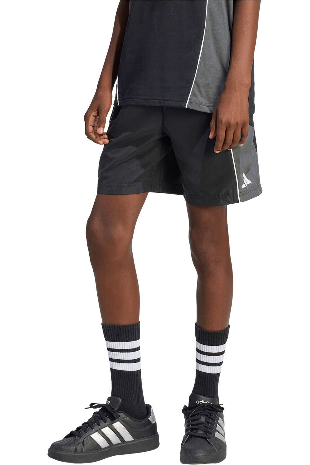 adidas bermuda niño BLOQUES DE COLORES vista frontal