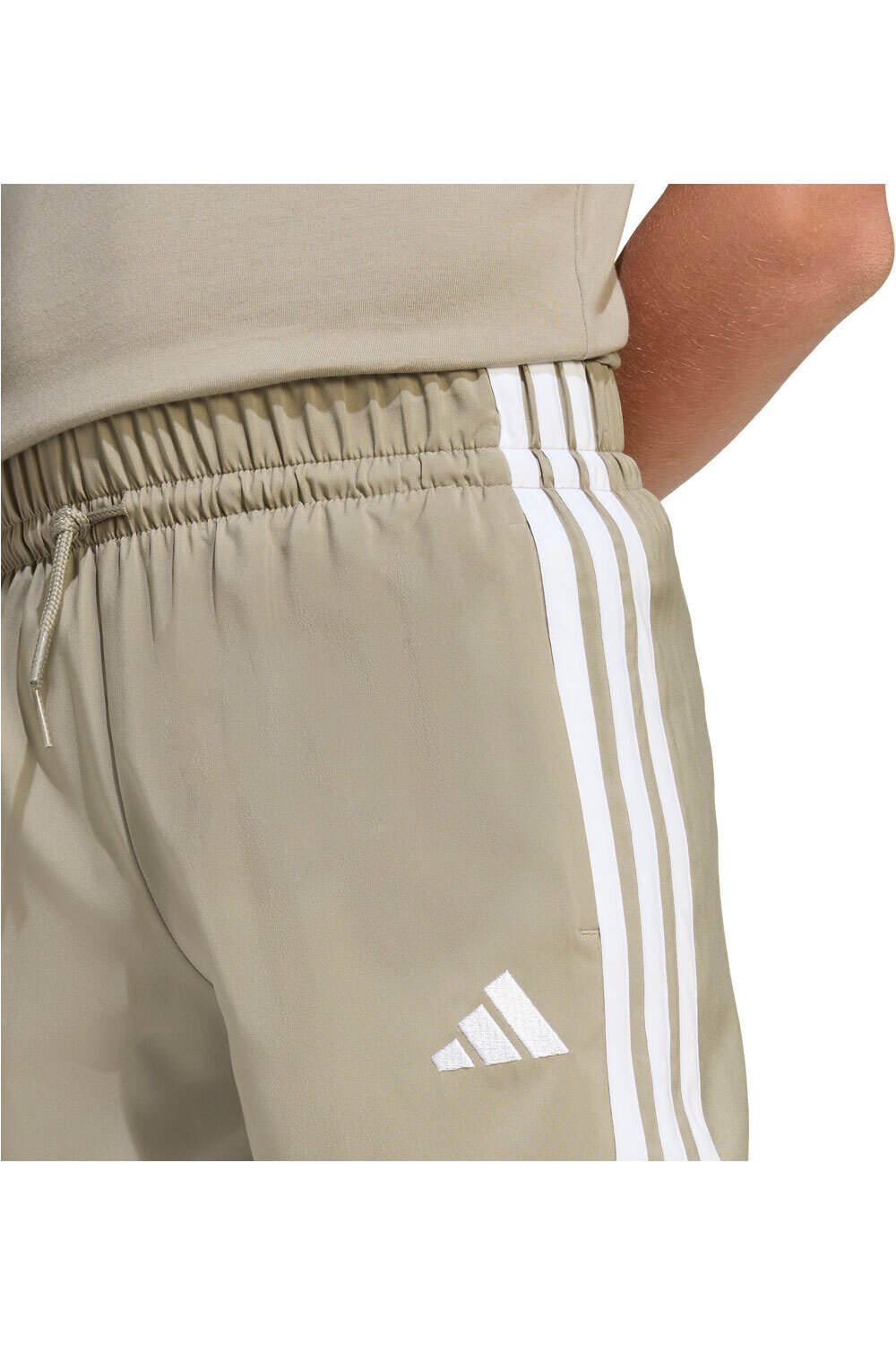 adidas bermuda niño ESSENTIALS CLIMACOOL vista detalle