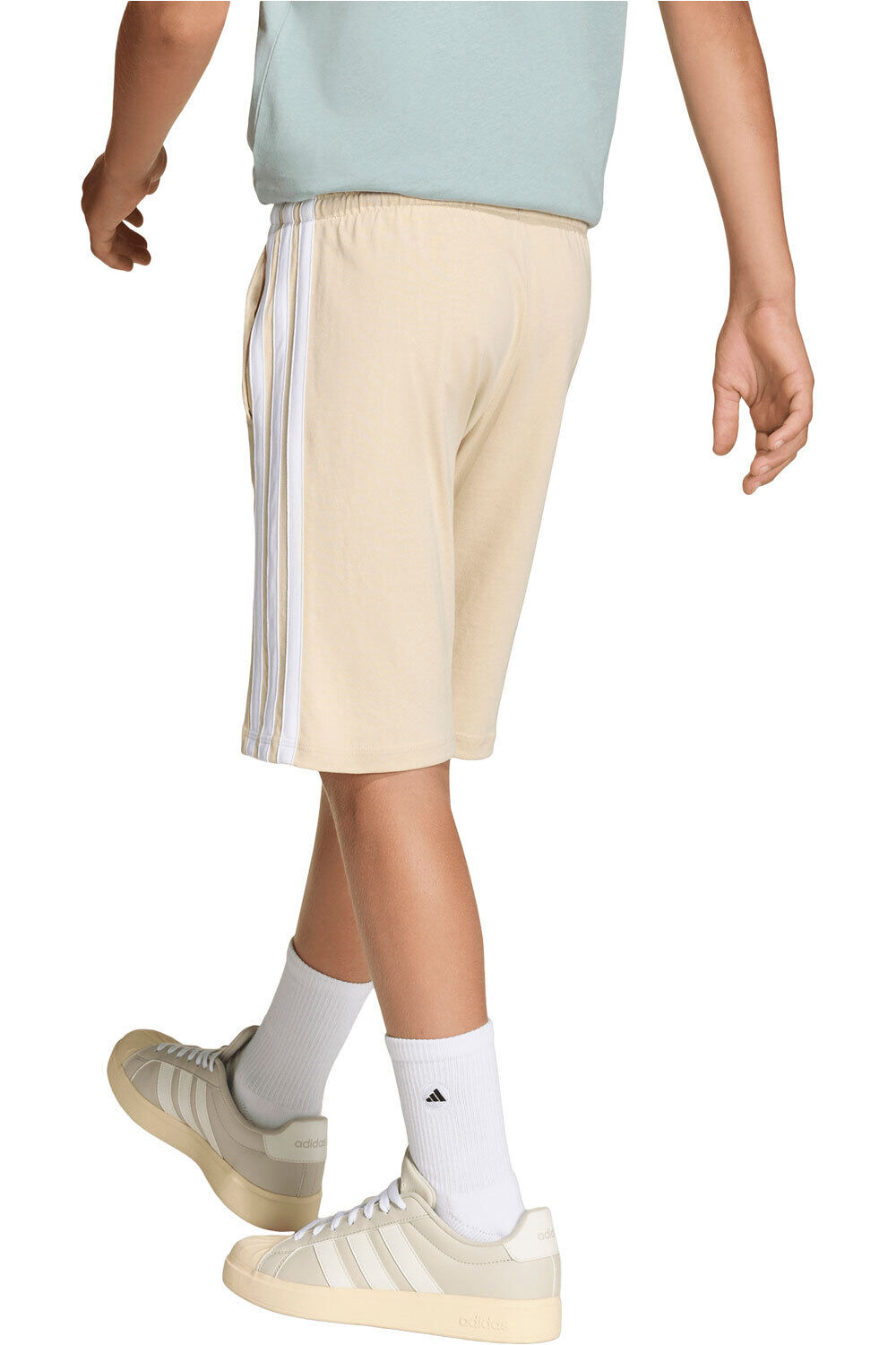 adidas bermuda niño ESSENTIALS vista trasera