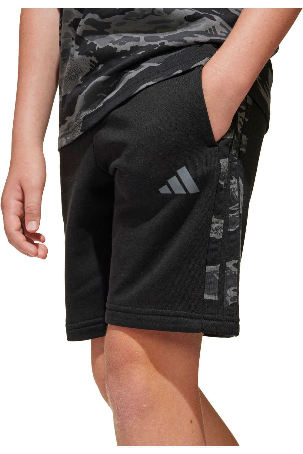 adidas bermuda niño J CAMO SHORT 03