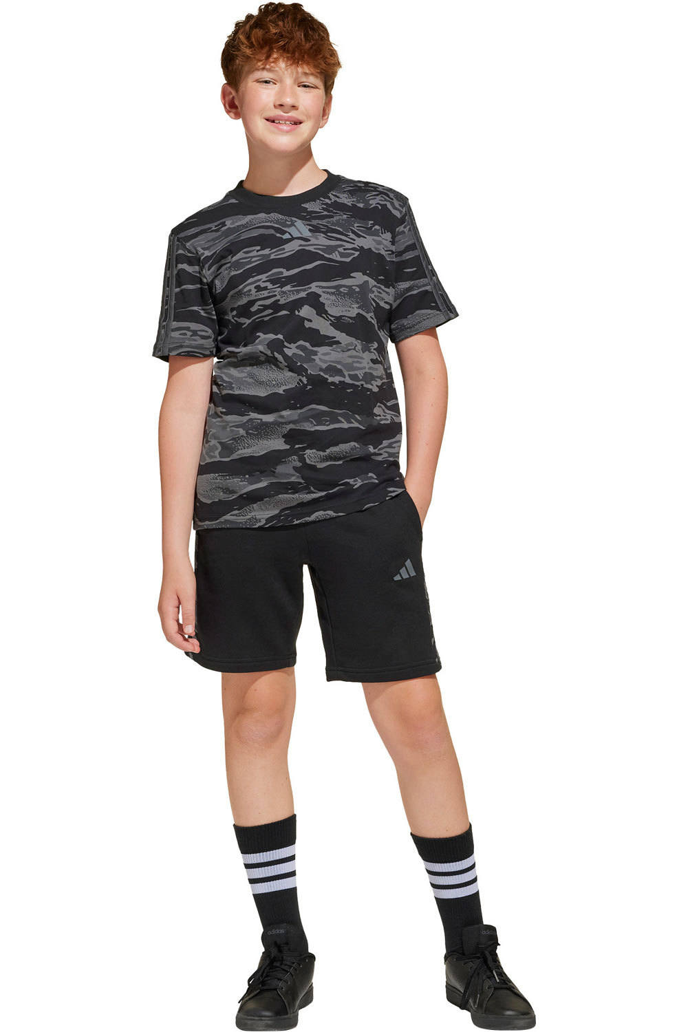 adidas bermuda niño J CAMO SHORT vista frontal