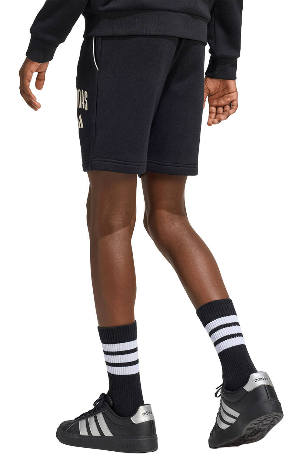 adidas bermuda niño J CLGT FL SHO vista trasera