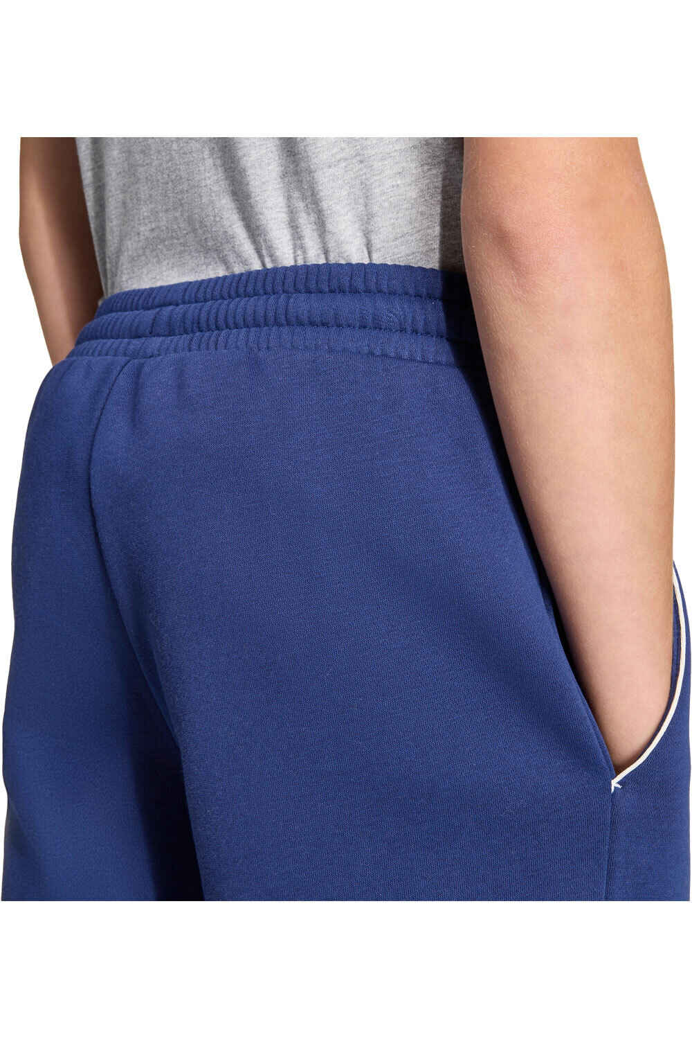 adidas bermuda niño SEASONALS COLLEGIATE vista detalle