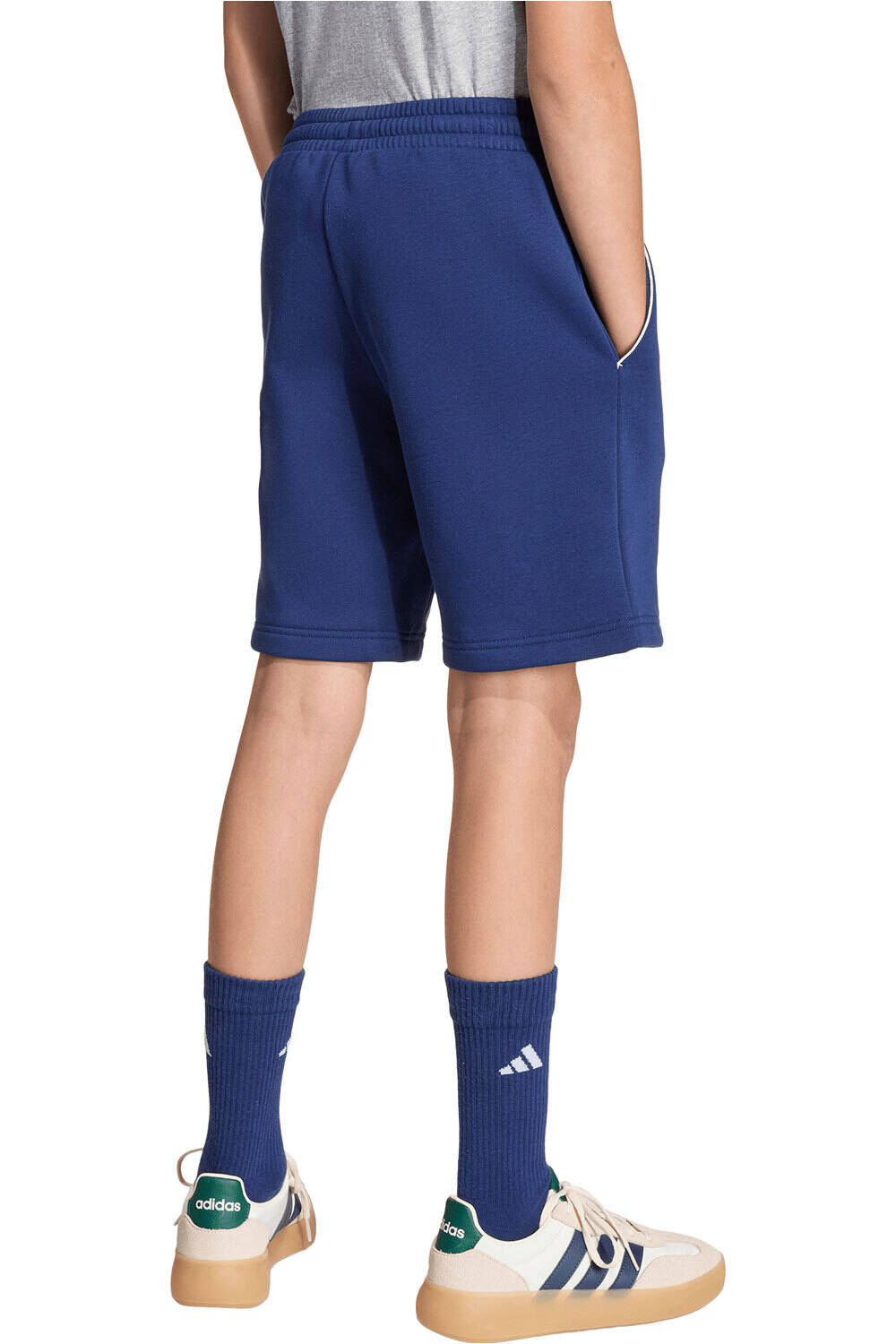 adidas bermuda niño SEASONALS COLLEGIATE vista trasera