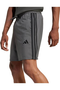 adidas bermudas hombre ESSENTIALS 3 STRIPES CHELSEA vista detalle